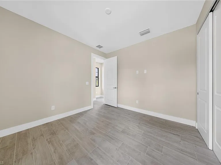 821 Moore Ave — Photo 23