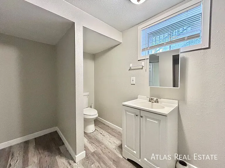 331 N Columbine St #D — Photo 16
