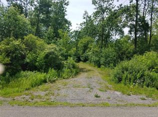 4650 Peet St, Middleport, NY 14105