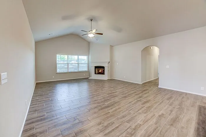 2421 W Imperial Ct — Photo 21
