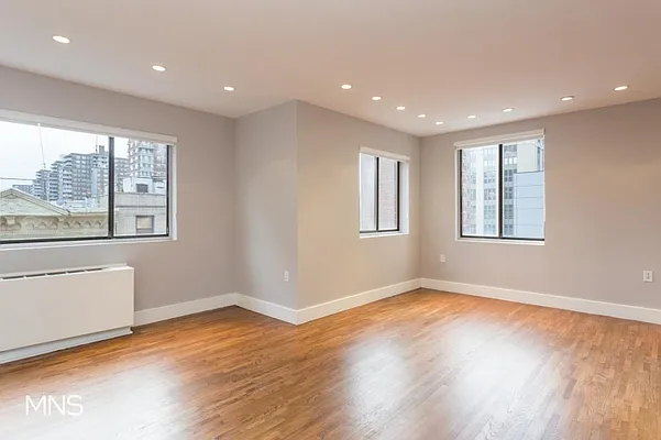 Rented by MNS Marketing | media 7