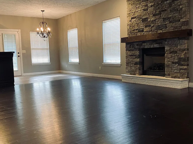 1344 N Vintage Ave — Photo 4
