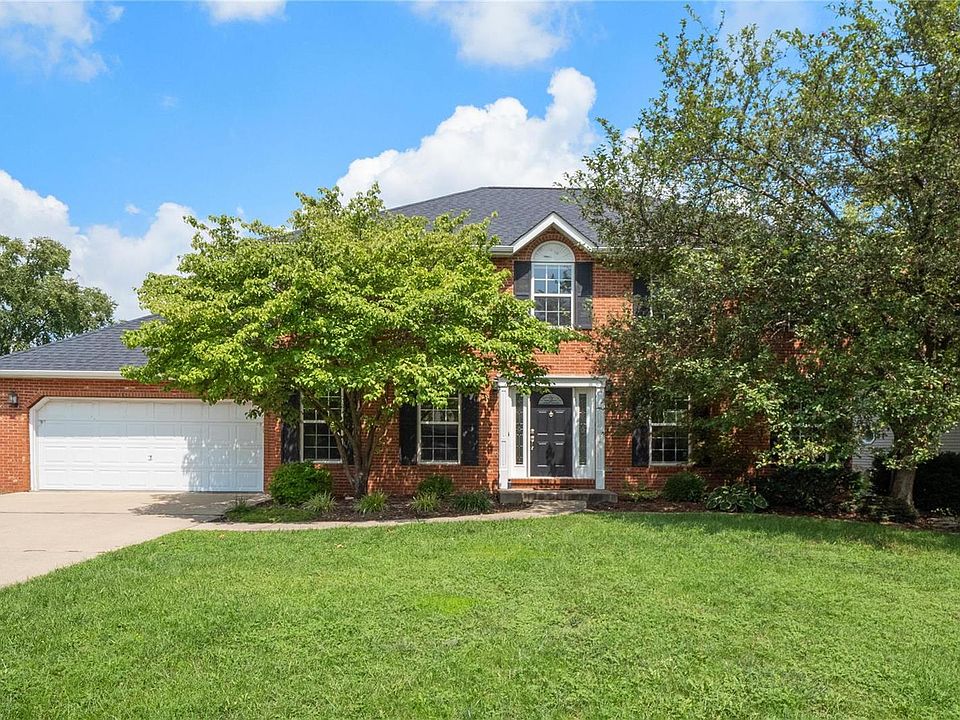 1st image of 11 Autumn Glen Dr