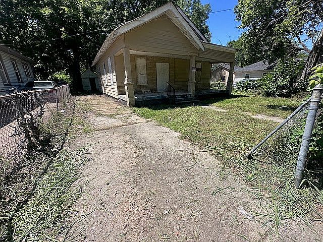 1st image of 767 Roanoke Ave