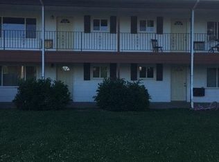 315 Ridge Lane Dr APT 1H, Harvard, IL 60033