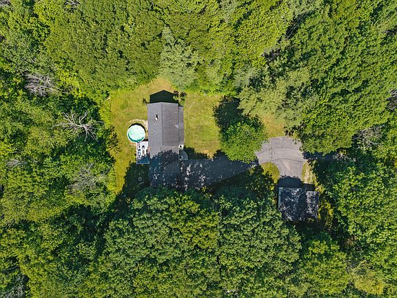 3rd image of 352 Log Cabin Road