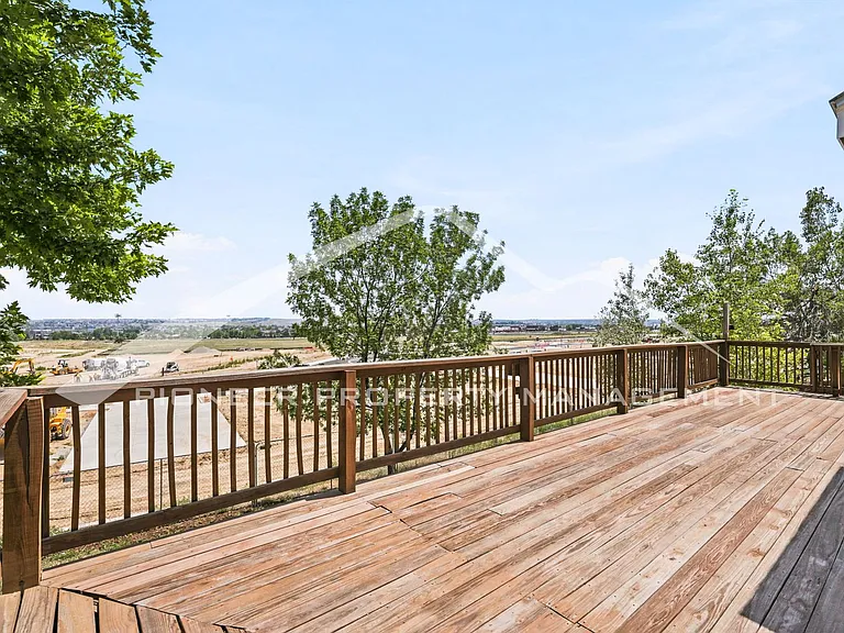 333 Sanders Cir — Photo 6