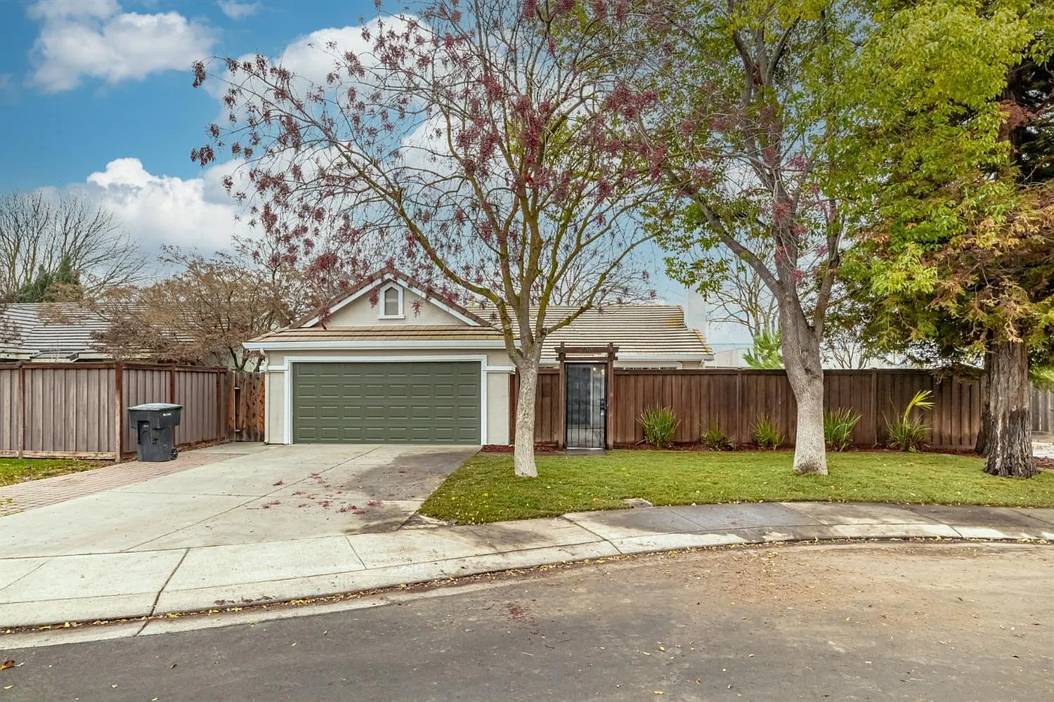 200 Gelf Ln photo 1