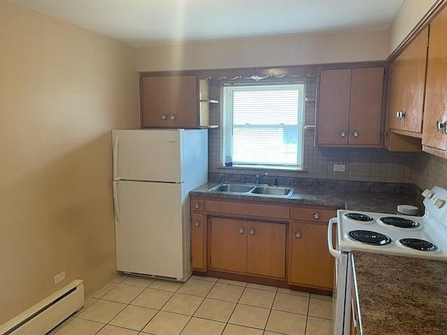 2nd image of 3112 Calwagner Ave #2E