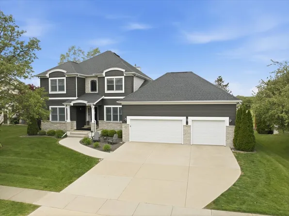 41 Pebblebrook Ct, Bloomington, IL 61705