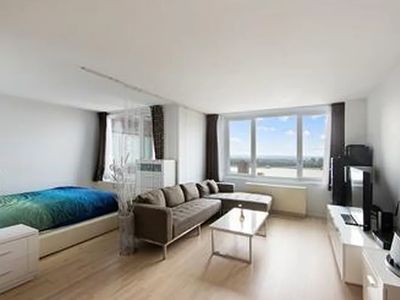 322 W 57th St APT 48F, New York, NY, 10019