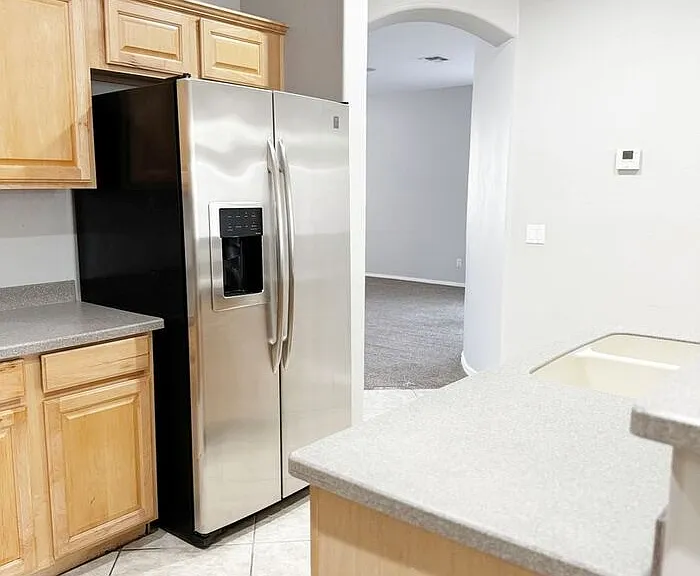 2421 W Ellis St — Photo 17