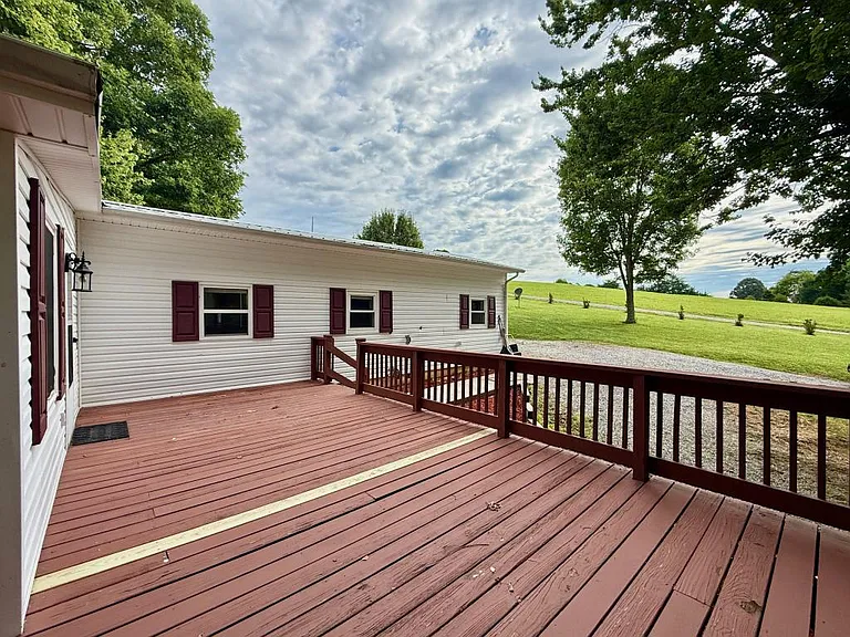 6710 Cedar Creek Rd — Photo 5