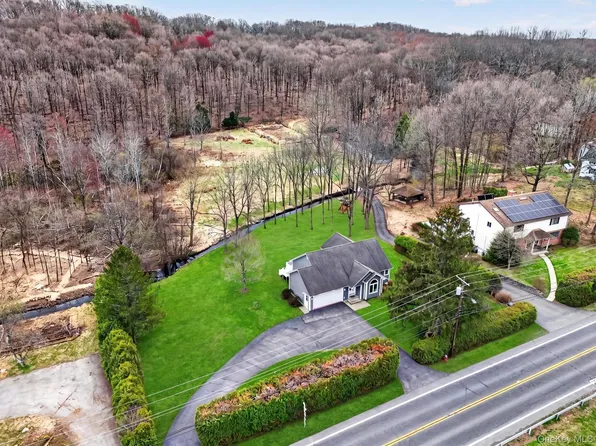 194 Vineyard Avenue, Highland, NY 12528