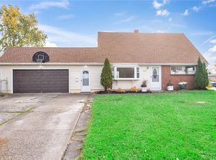 1127 Carter Dr, Grand Island, NY 14072