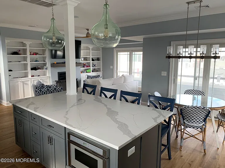15 S Surf Rd — Photo 2