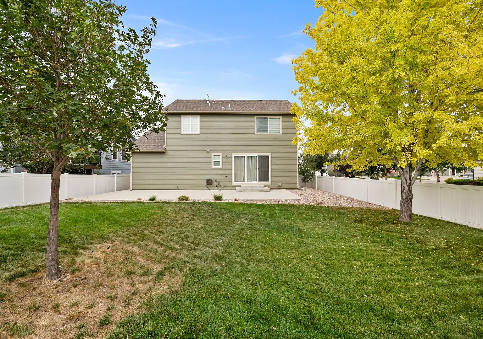 5 Bed 3.5 Bath Home in Maple Hills Available Now!! — Photo 2