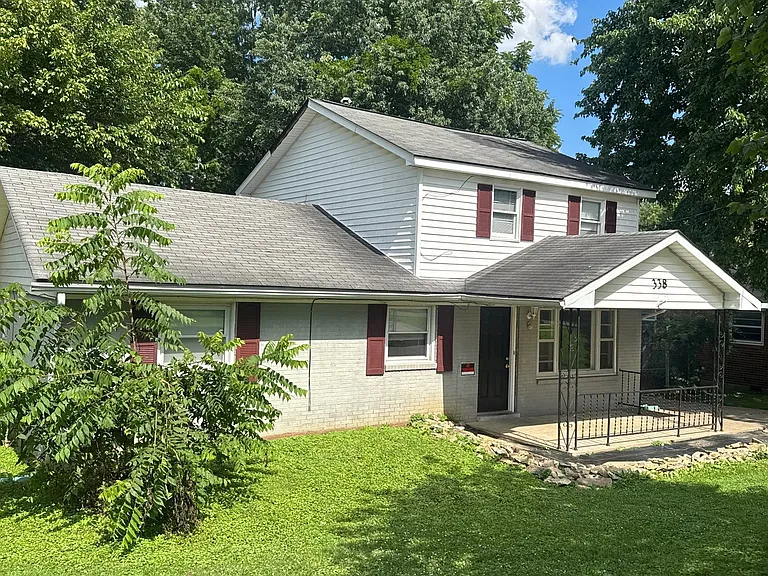 338 N Skyline Dr — Photo 32