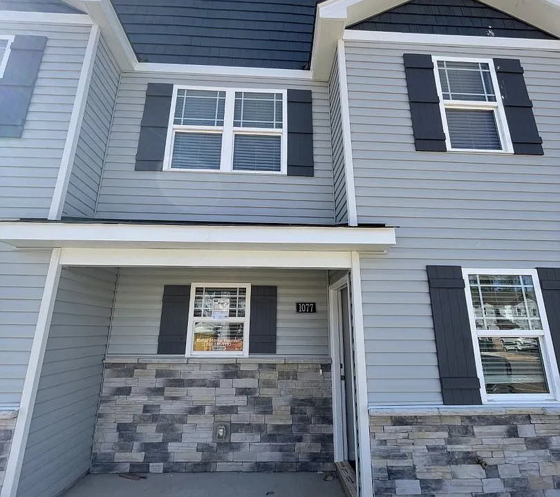 1077 Peony Ln