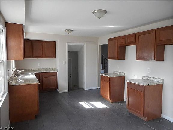 5th image of 4956 Nan Linn Dr