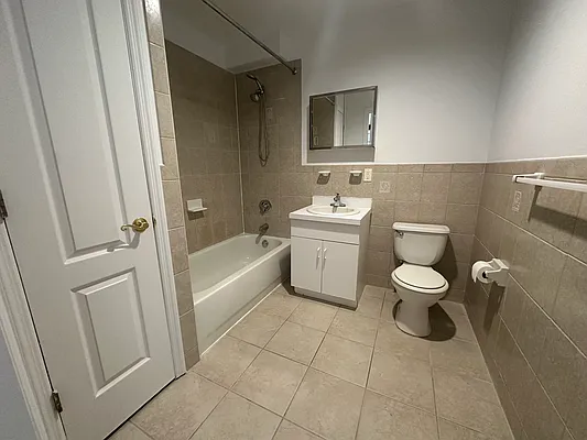 Rented by Astorian Realty Group LLC | media 16