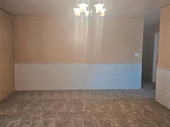 3rd image of 1609 Lincoln St