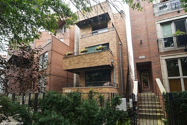 1st image of 1039 N Winchester Ave #2
