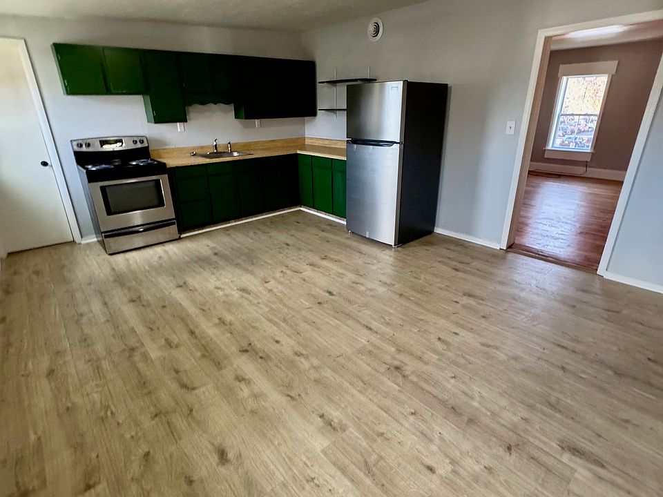 111 Baltimore St 2nd Fl. Rear - Kitchen & Dining Area (new refrigerator & LVP Flooring)