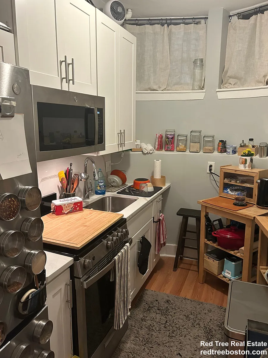 Building Photo - 583 Beacon St #B