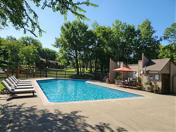4th image of 164 River Woods Ln