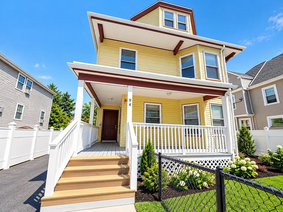 94 Thetford Ave #2