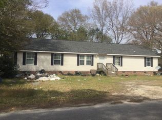 205 Keith Ave, Raeford, NC 28376