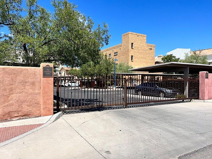 1st image of 420 S 6th Ave APT 203