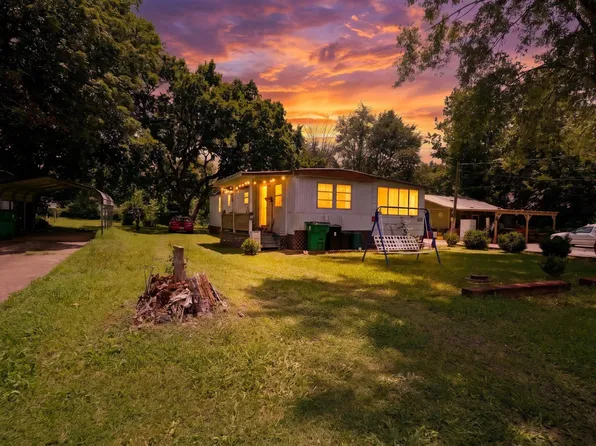 425 Monroe St, Thayer, MO 65791