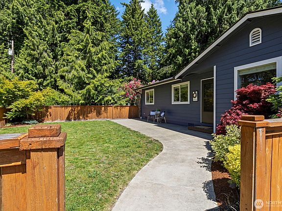 4th image of 22331 Sunridge Way NE