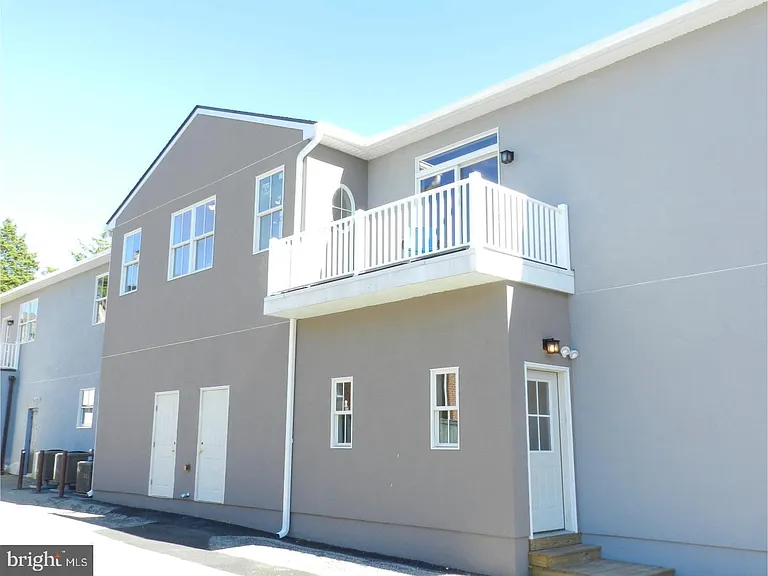 7733 Winston Rd — Photo 23