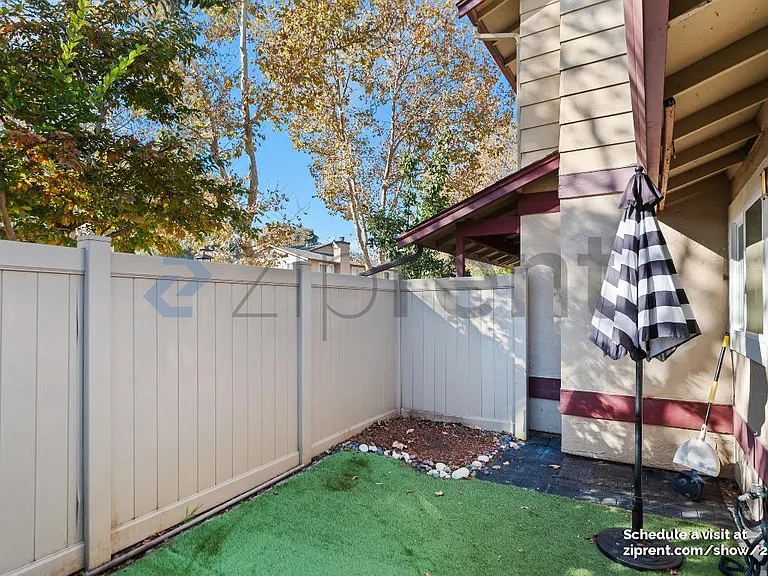 686 Whitewater Ct — Photo 22