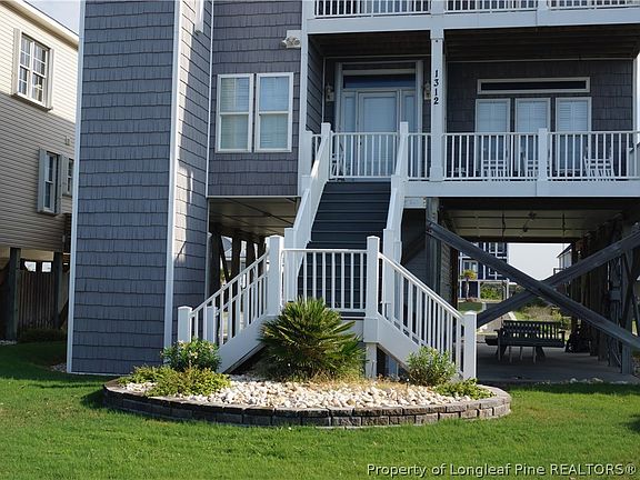 3rd image of 1312 W Beach Dr