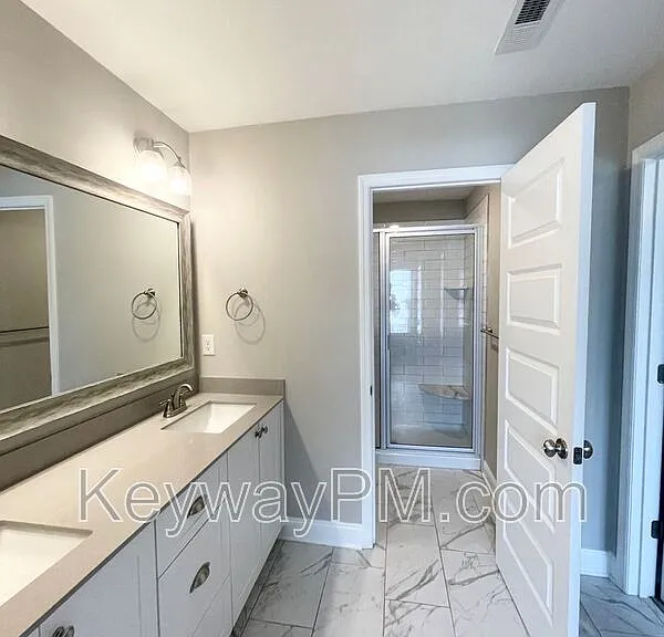 301 Sumac Trl — Photo 12