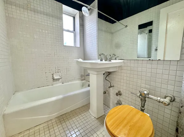 30-45 Hobart Street image 14 of 16