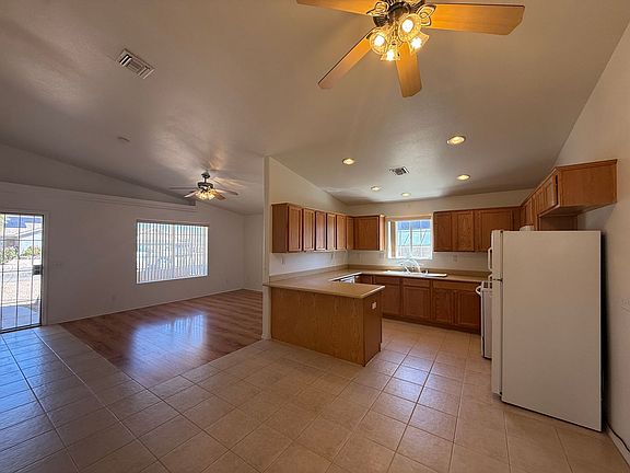 3rd image of 3364 E Ames Ave