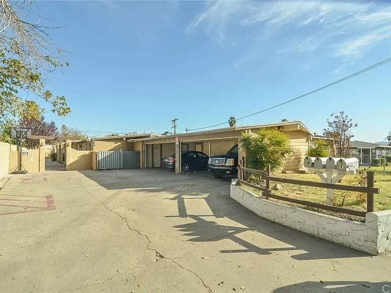 1555 N Sepulveda Ave #3 — Photo 1