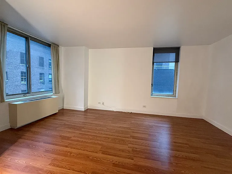 145 E 48th St #8G — Photo 3