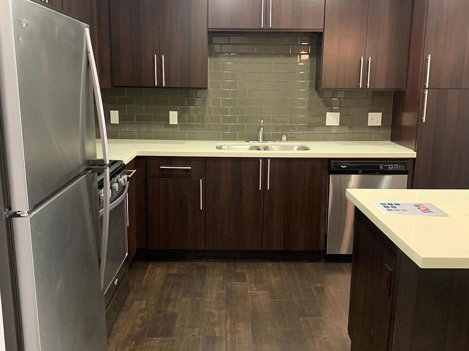 1st image of 1233 N La Brea Ave #422