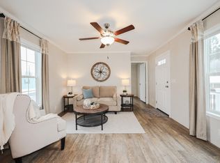 16 Horseshoe Dr, Litchfield, NH 03052