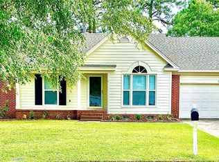 407 Larchmont Rd, Fayetteville, NC 28311