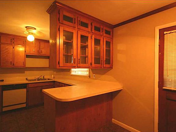 4th image of 4414 Currie Ct