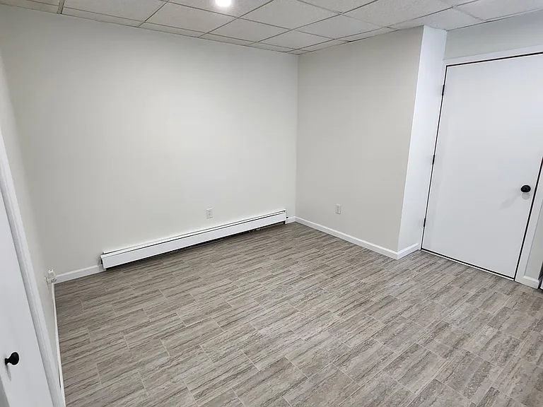 517 1st Ave S #3 — Photo 3