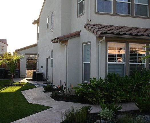 3rd image of 16880 Zinfandel Cir