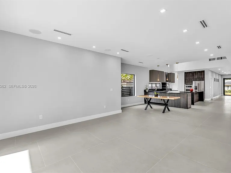 808 SW 9th St #B — Photo 15